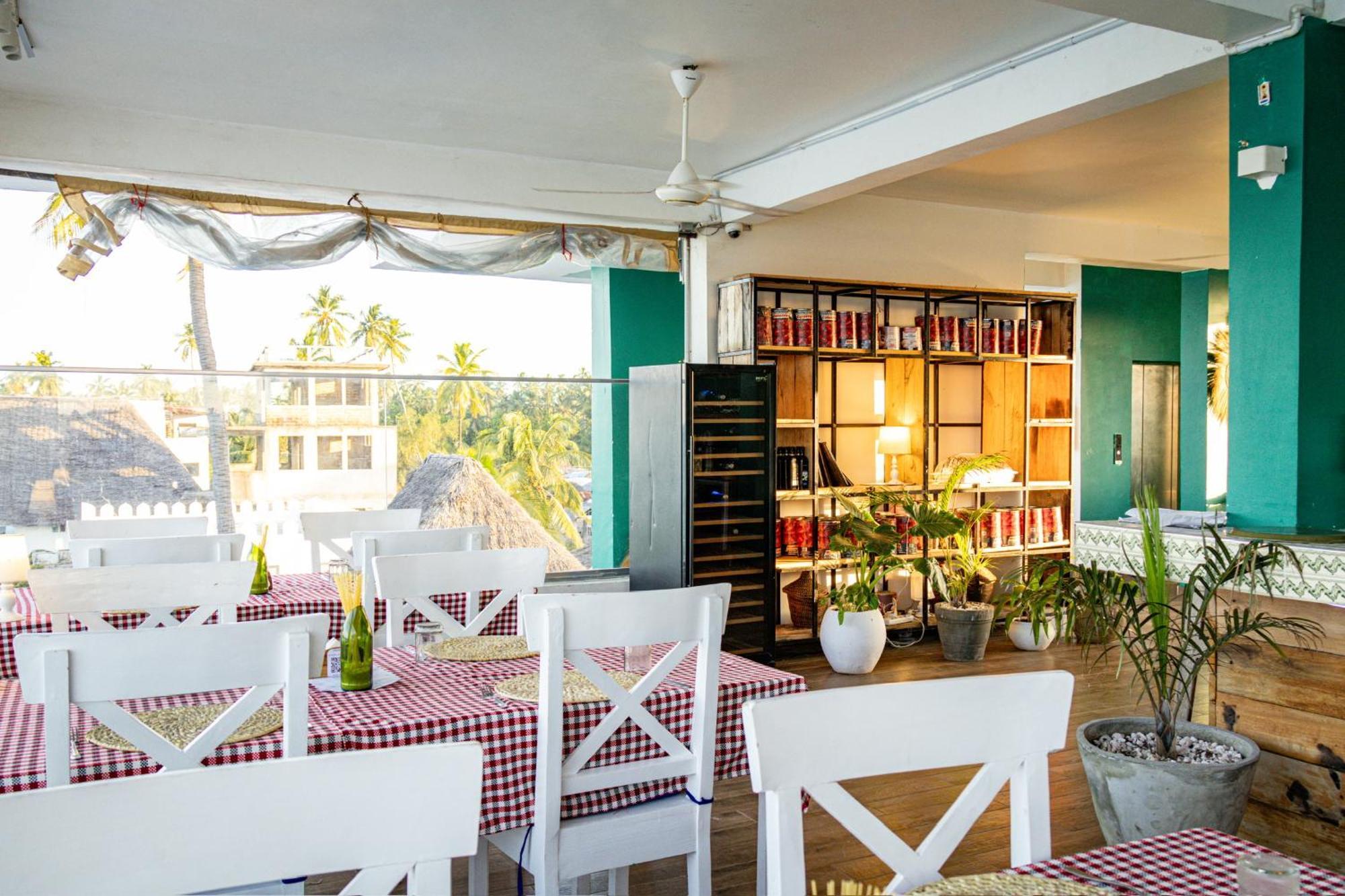Pili Pili Tropical Beach Hotel