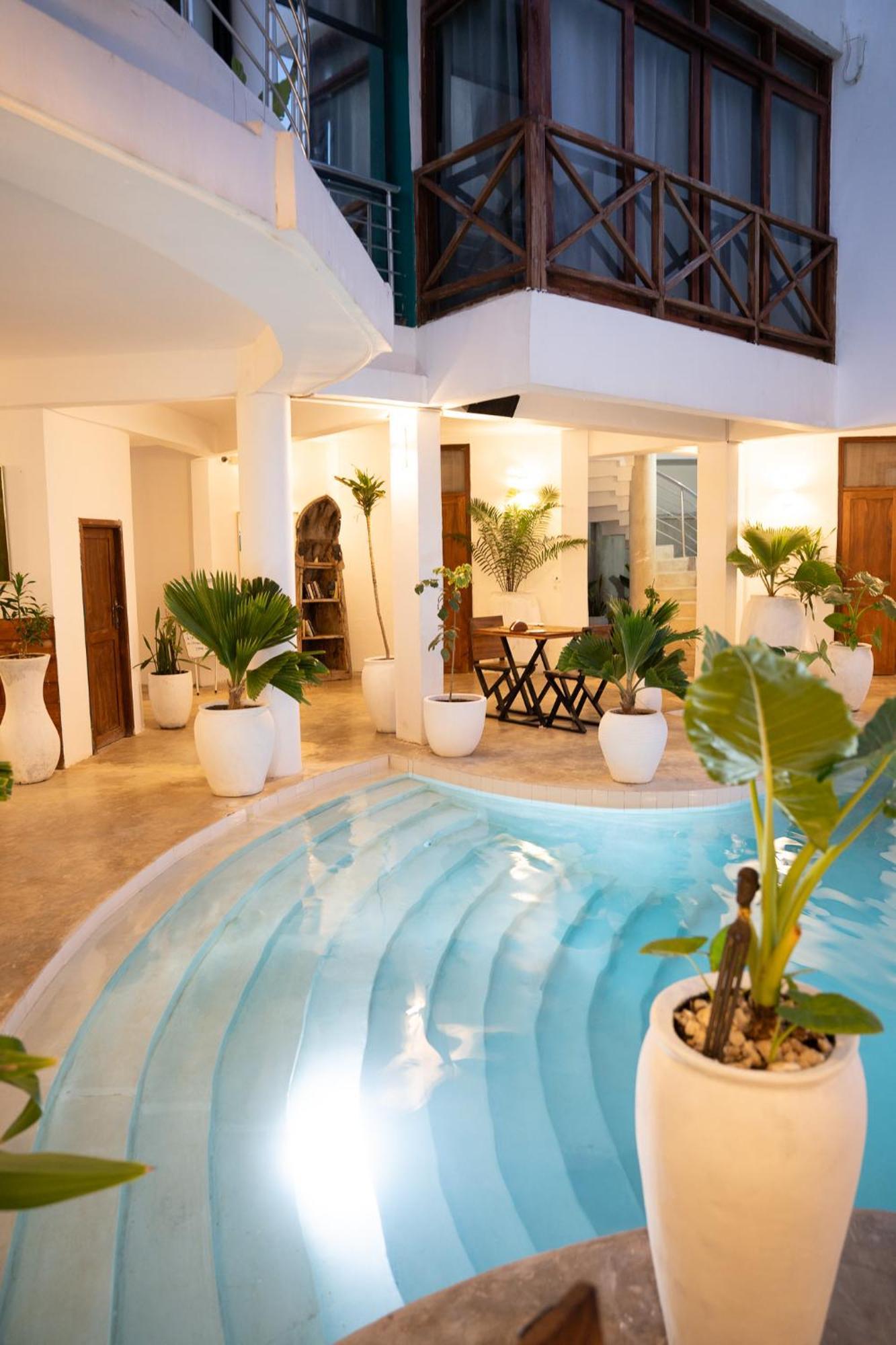 Pili Pili Tropical Hotel 5*